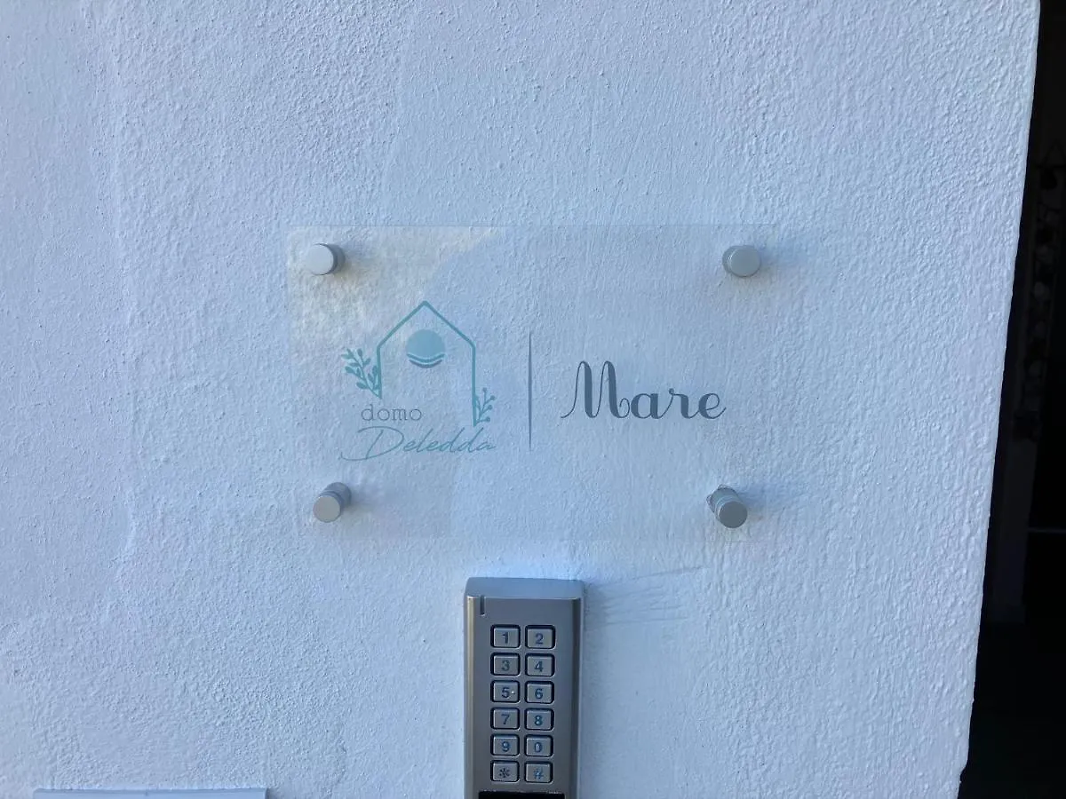 Domo Deledda Apartamento Posada