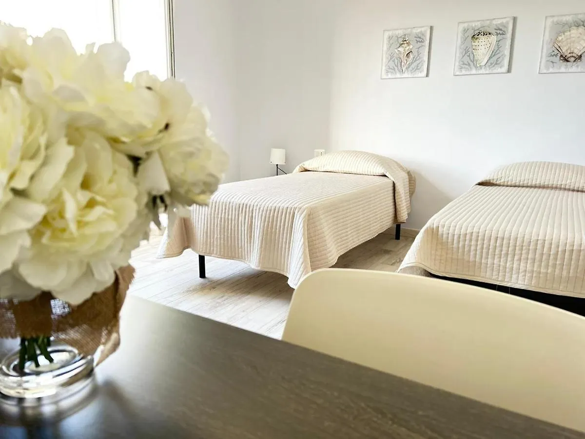 Domo Deledda Apartamento Posada