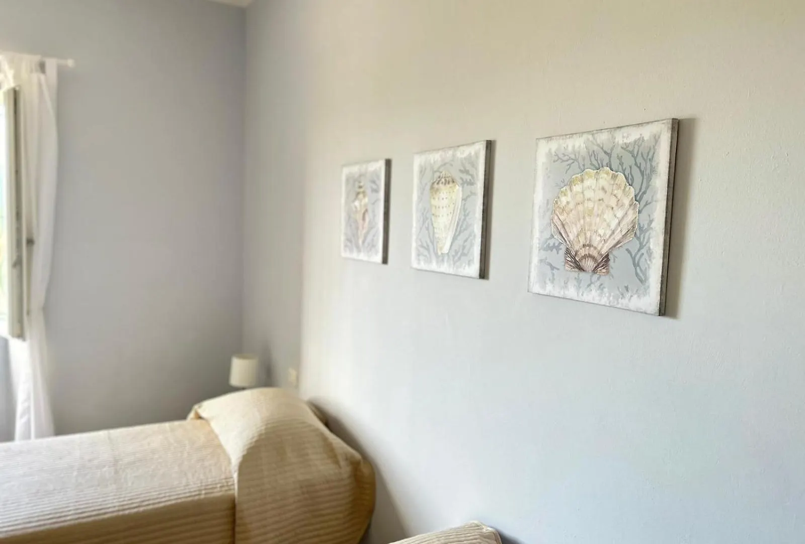 Domo Deledda Apartamento Posada  Itália